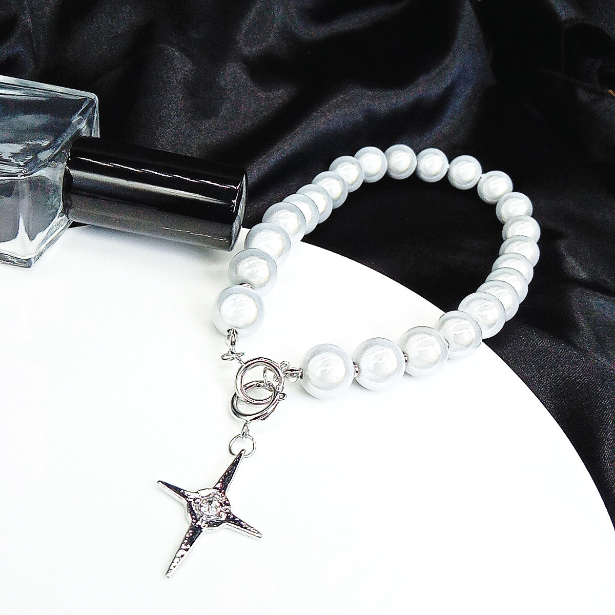 Design Cross Reflective Pearl Beads Of Necklace