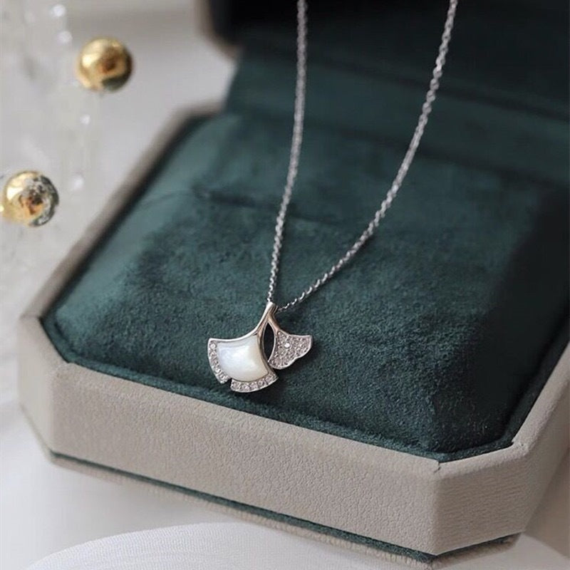 Micro-inlaid Double Ginkgo Leaf Necklace Female Temperament Wild Light Luxury Minority Design Clavicle