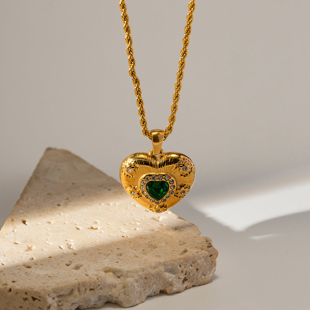 Hand-inlaid Emerald Zircon Heart-shaped Pendant