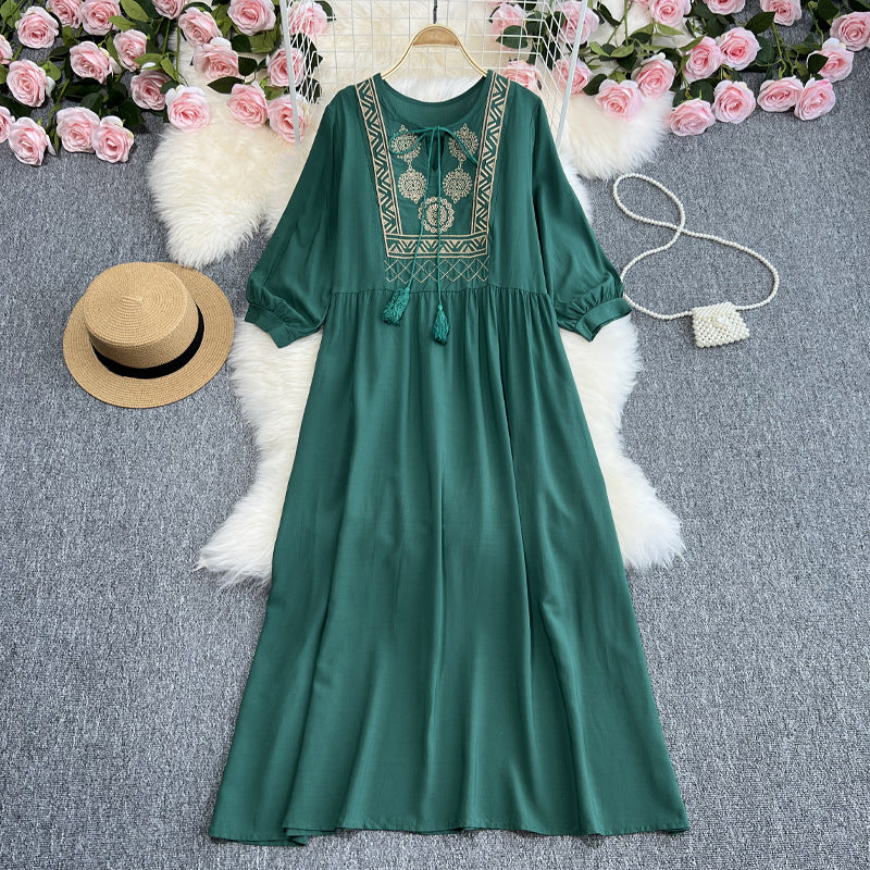 Waist-tight Elegant Embroidery Round Neck Dress