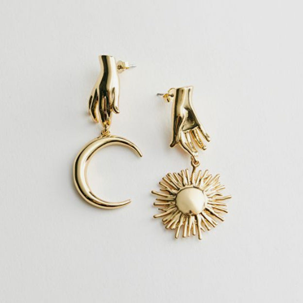 Creative Metal Palm Sun Moon Earrings